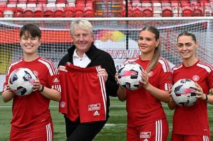 Football legend Frank McAvennie gets behind women’s football team in shirt deal